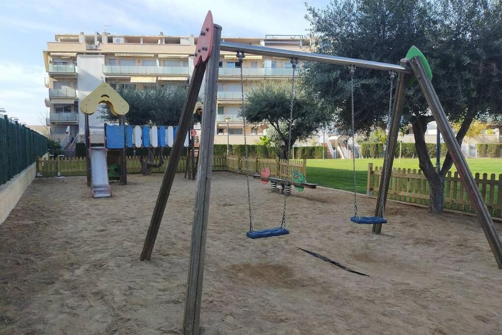 Apartamento para 5 personas frente al mar Cubelles Bagian luar foto