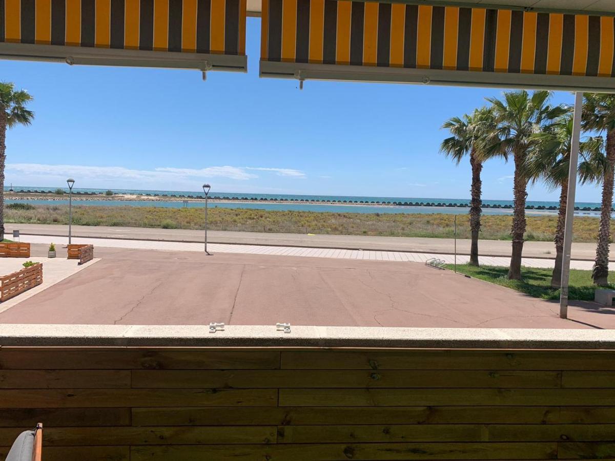 Apartamento para 5 personas frente al mar Cubelles Bagian luar foto